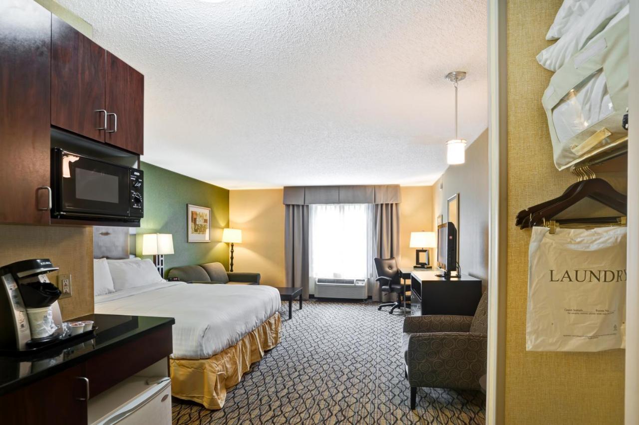 Holiday Inn Express Hotel & Suites Christiansburg By Ihg Exterior photo