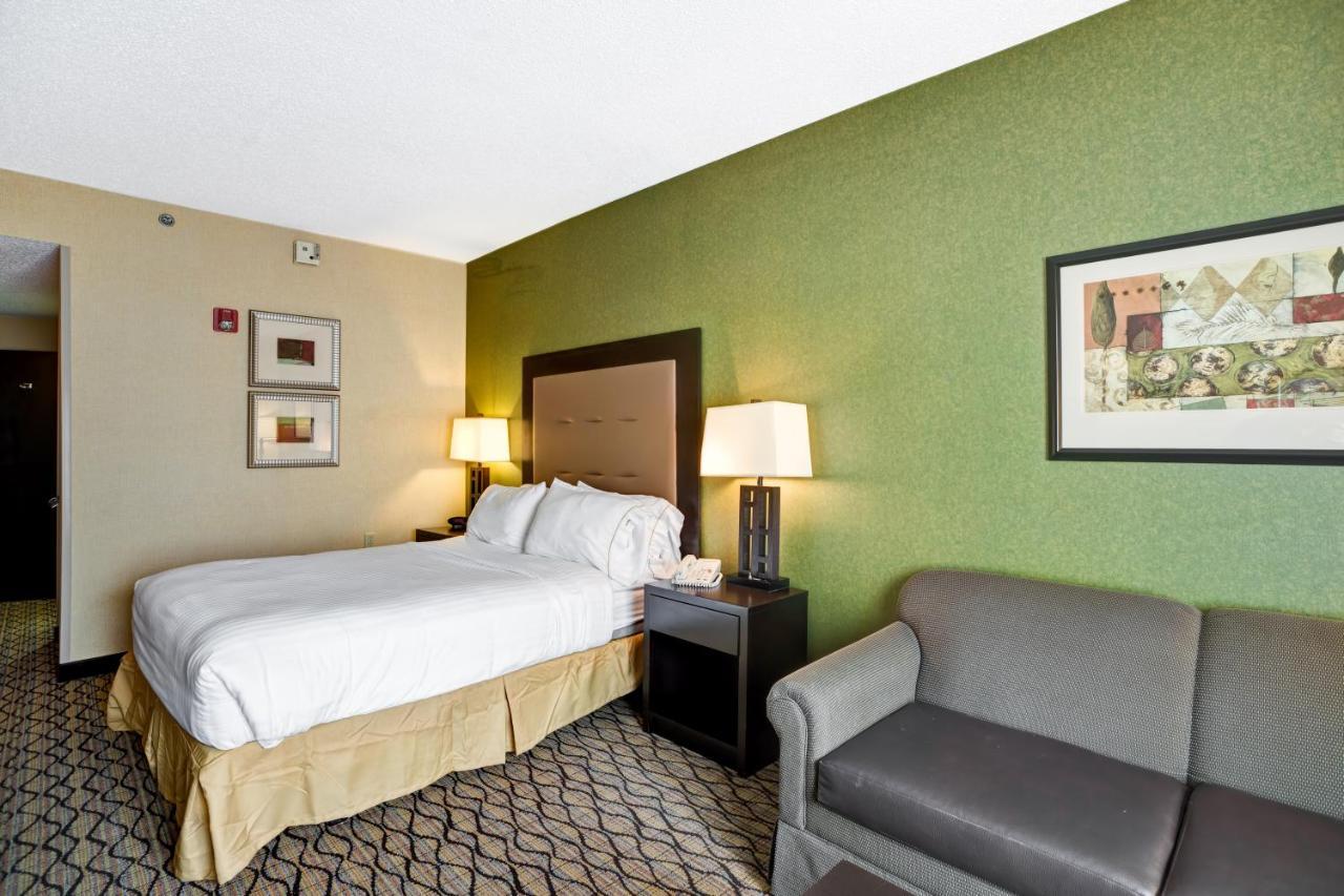 Holiday Inn Express Hotel & Suites Christiansburg By Ihg Exterior photo