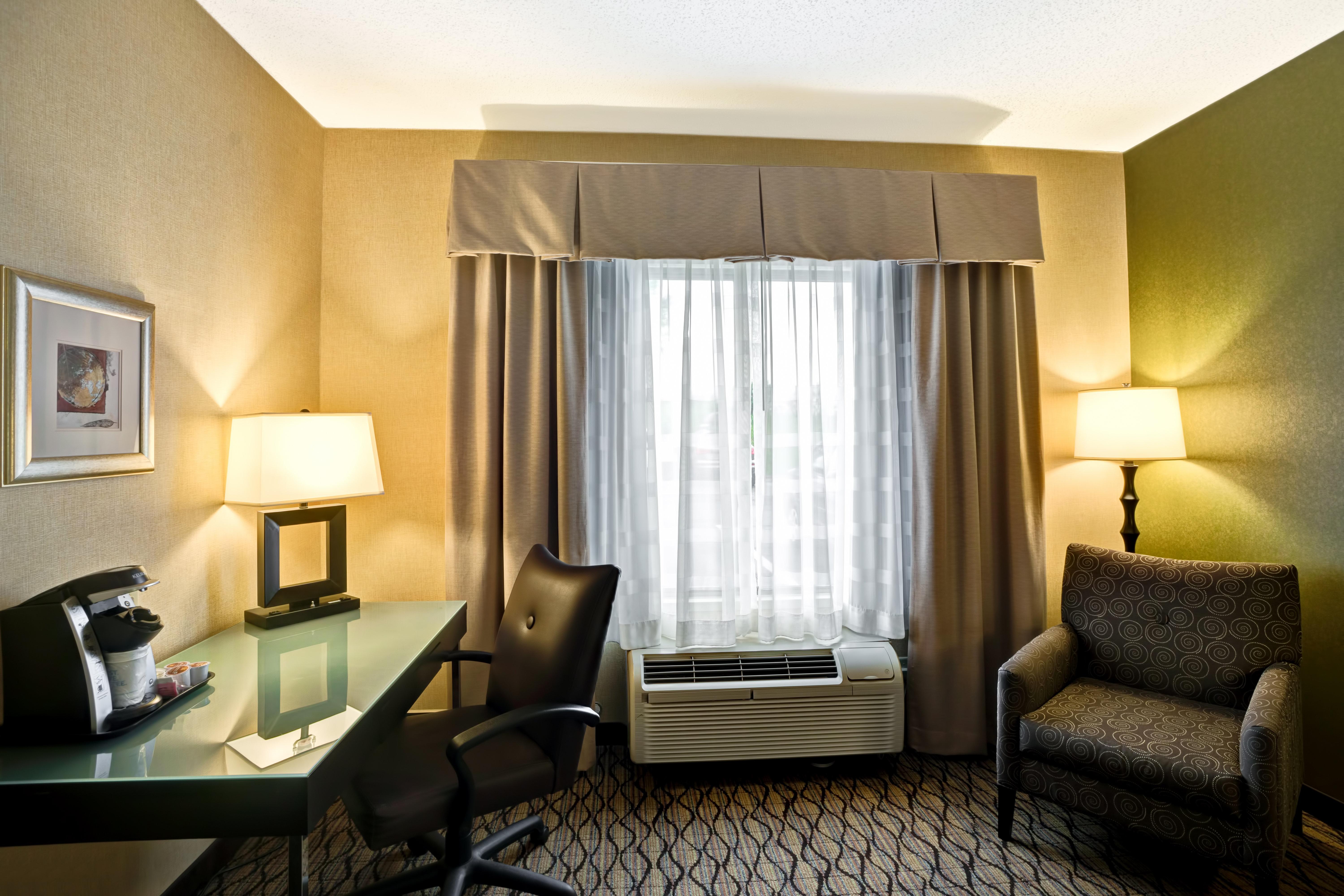 Holiday Inn Express Hotel & Suites Christiansburg By Ihg Exterior photo