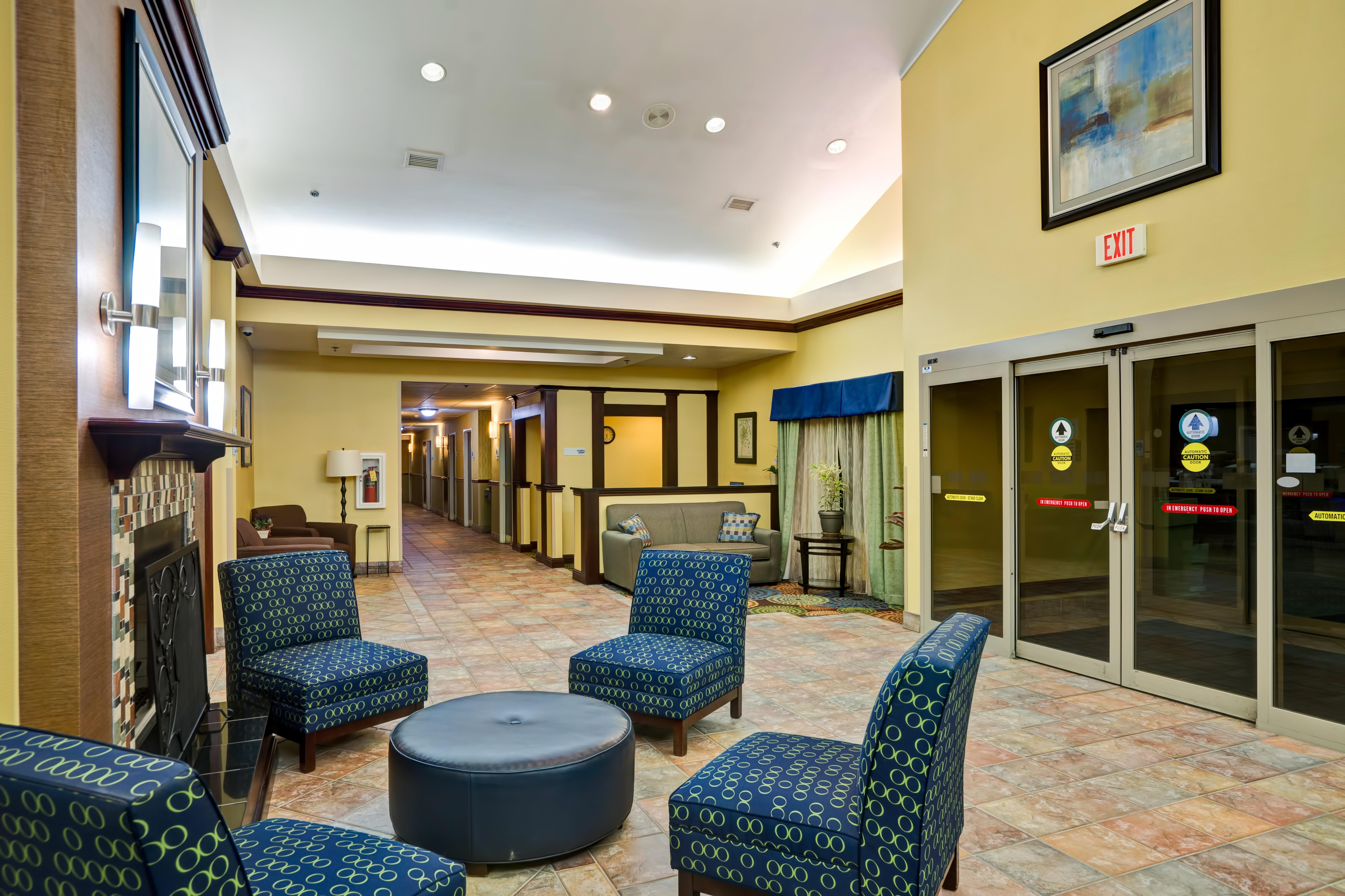 Holiday Inn Express Hotel & Suites Christiansburg By Ihg Exterior photo