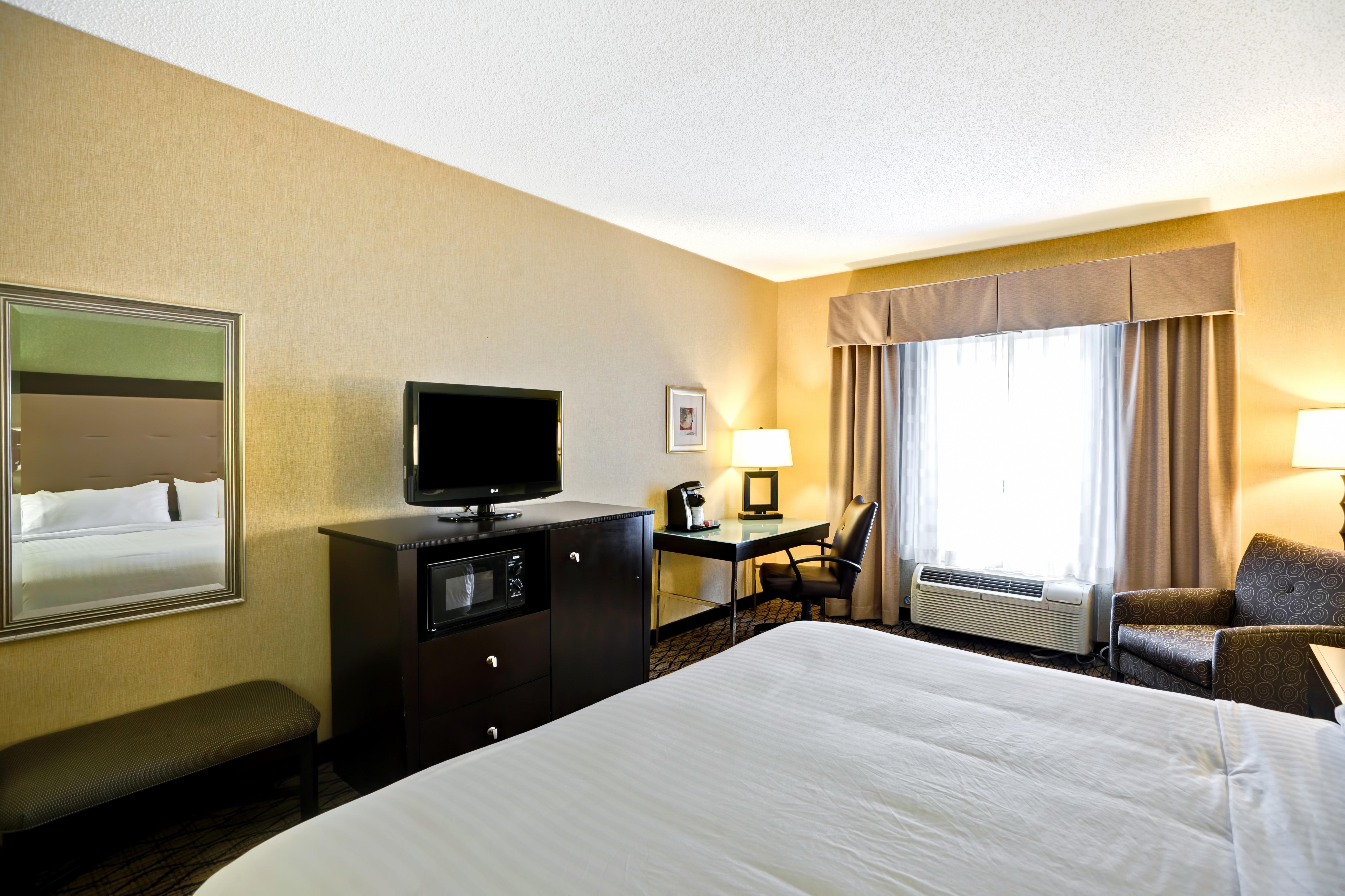 Holiday Inn Express Hotel & Suites Christiansburg By Ihg Exterior photo
